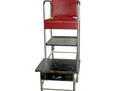 Shoe shine chair