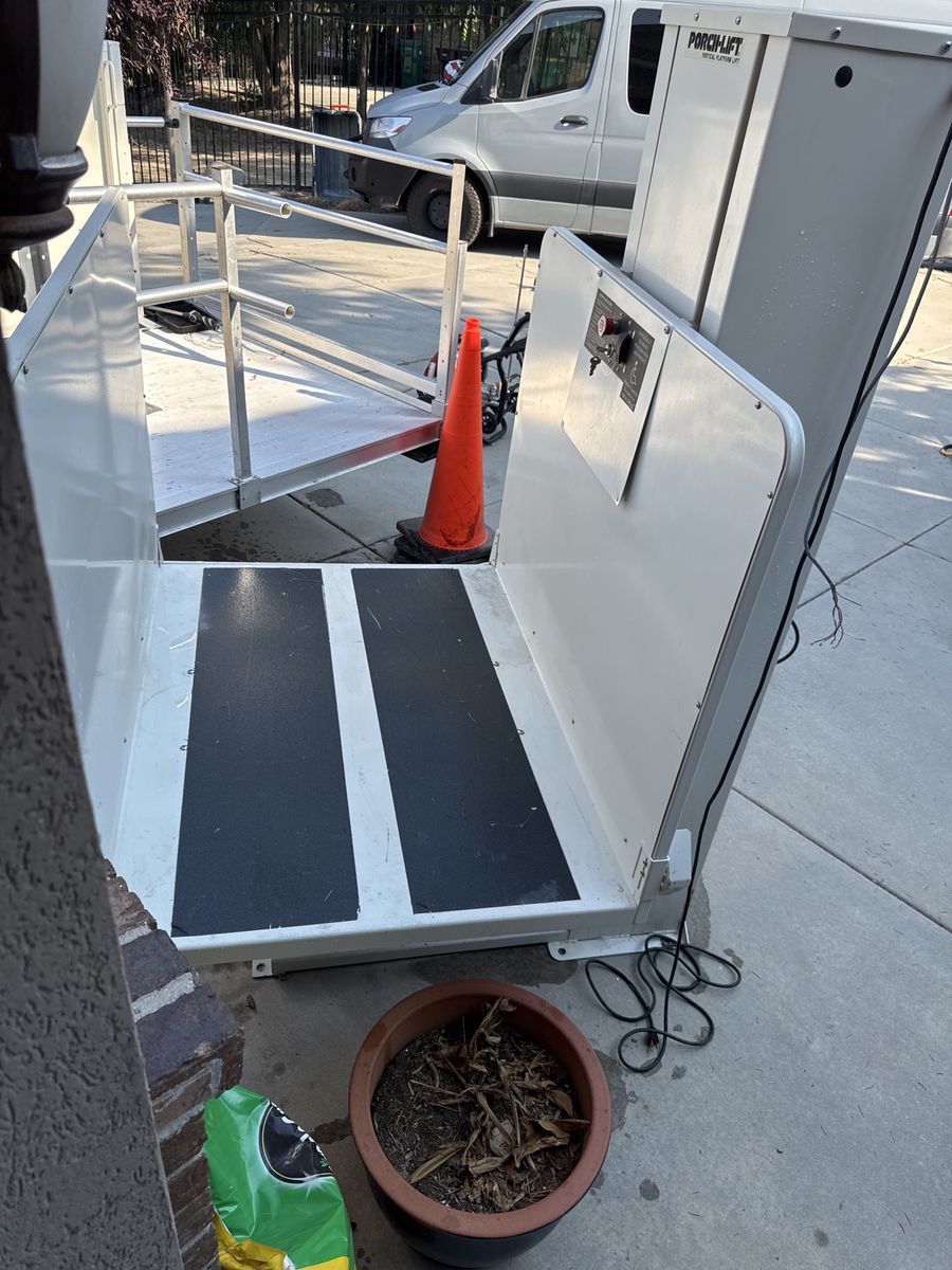 Handicap lift/elevator