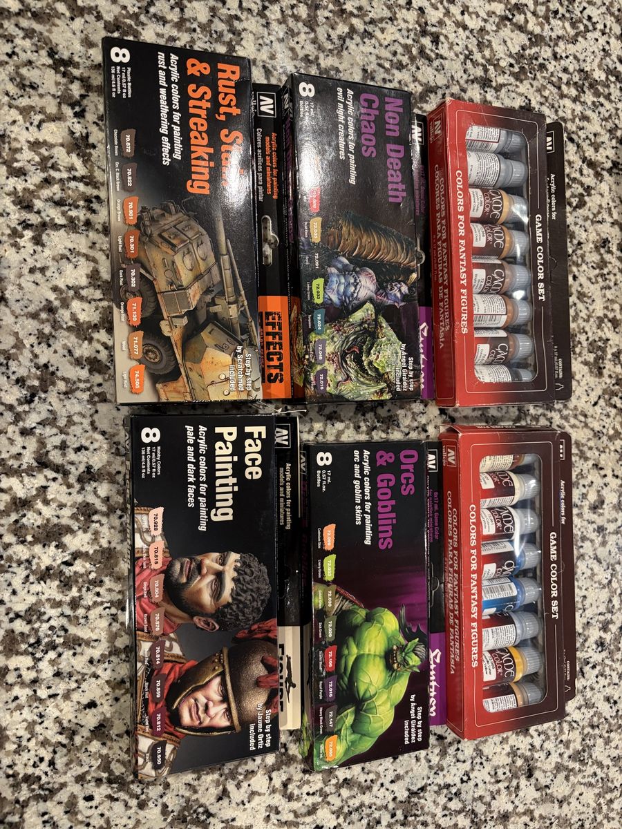 Paints for painting, miniature ￼