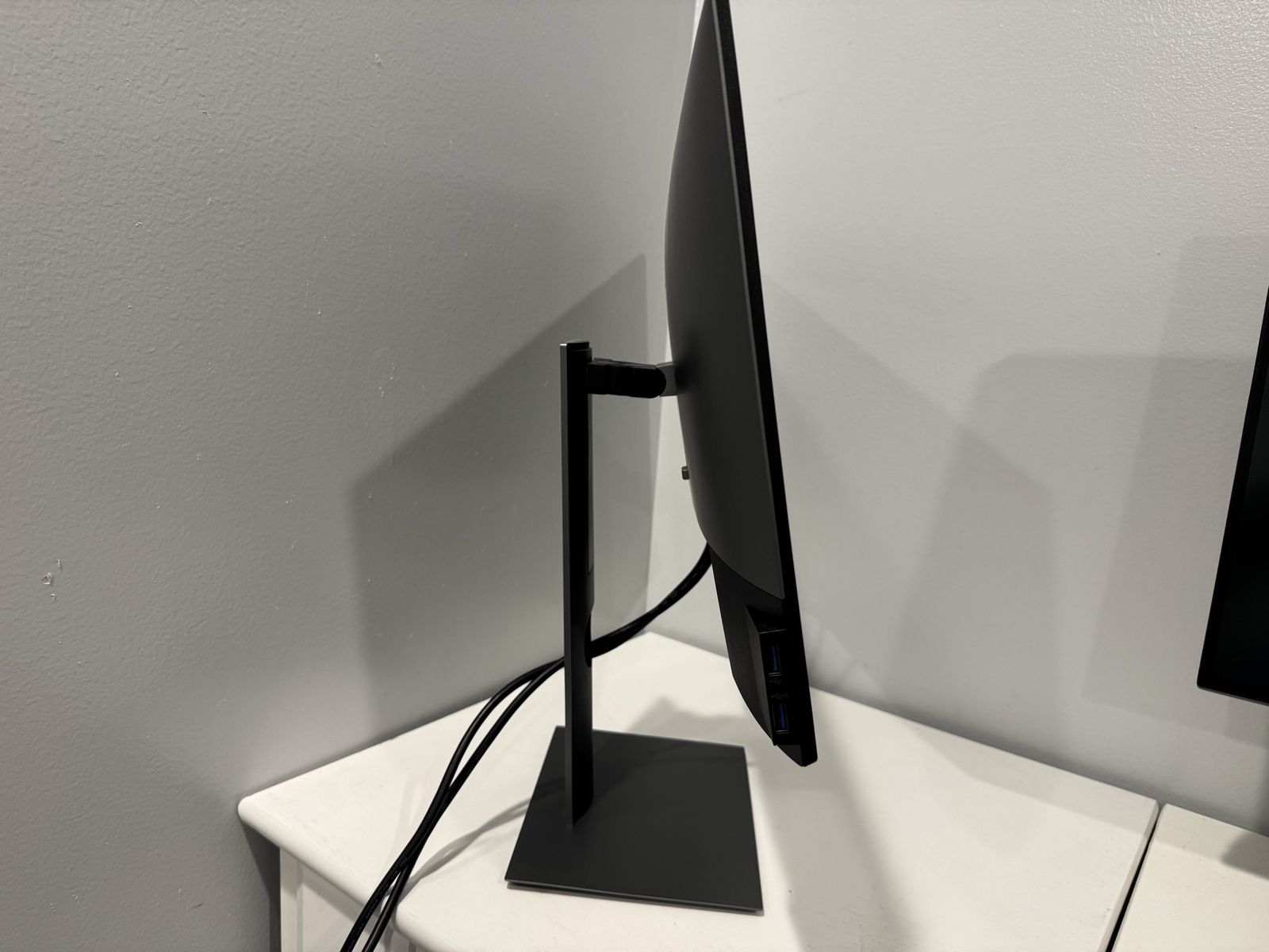 Main image 3