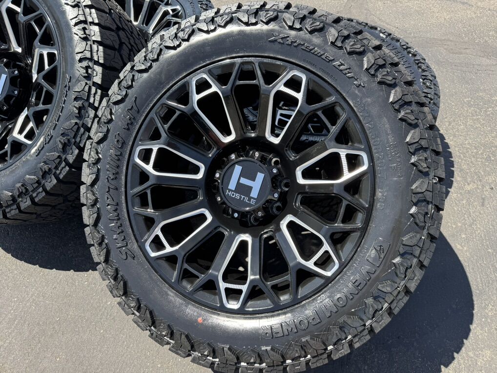20x10 Hostile H142 8 Lug 8x6.5 33x12.50R20 A/T