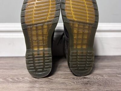 Dr. Martens Like New Women's SIze 10 Leather Boots