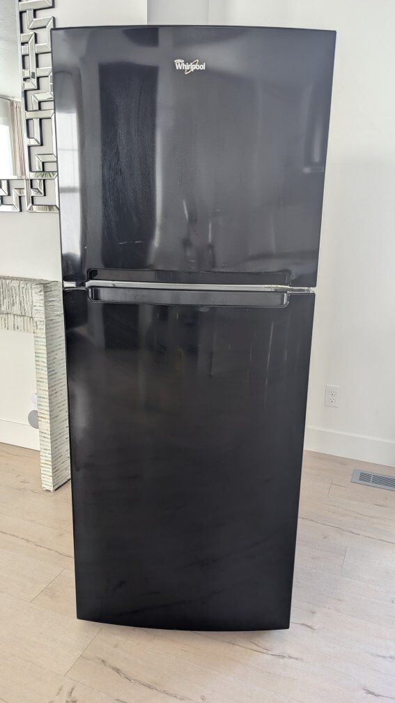 Whirlpool Small Space Refrigerator