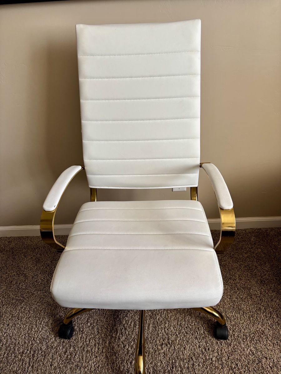Nearly New White & Gold Office Chair
