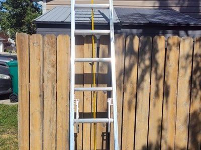 Werner D1220-2 20ft Aluminum Extension Ladder, 225lb Load Capacity, Medium Duty