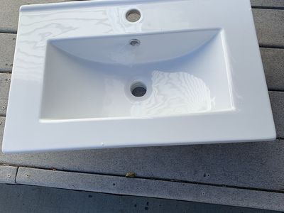 Vanity sink