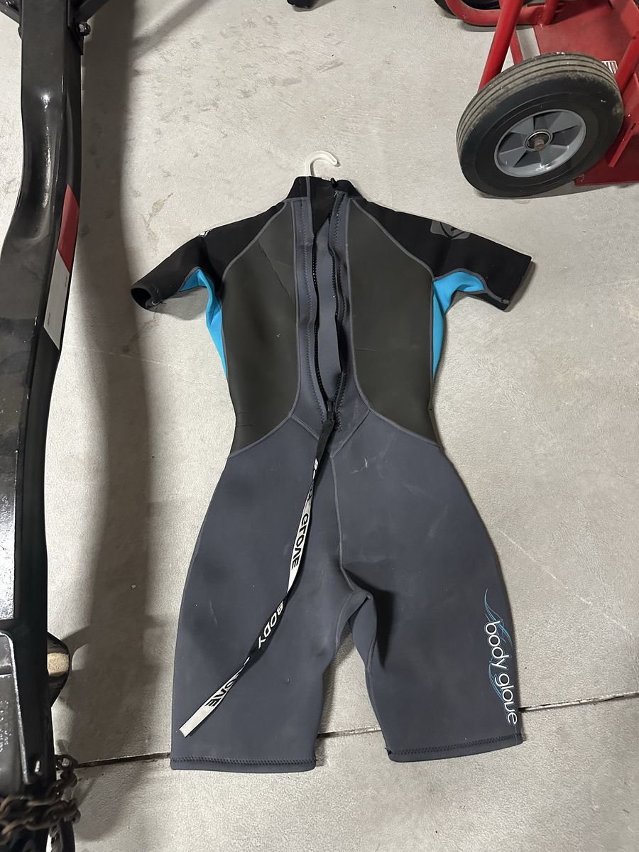 Wet suit women’s