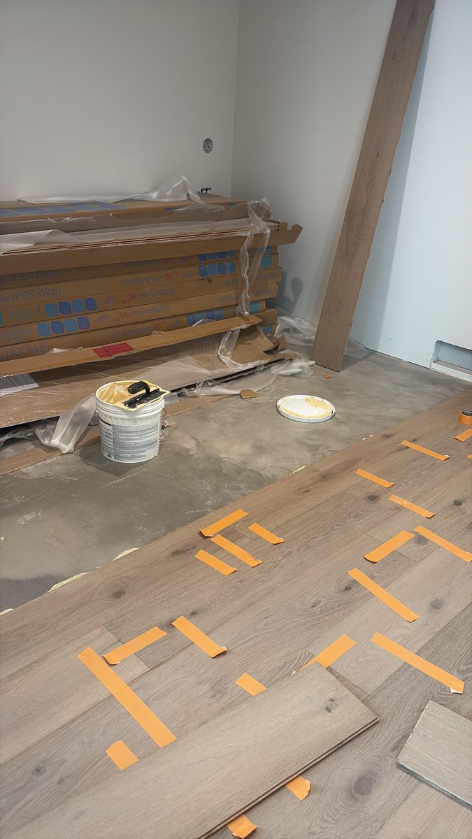Experto en Pisos: Instalación de LVP, Laminado, Engineered & Glue Down