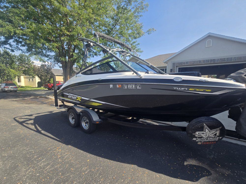 2016 Yamaha 212X High Output Jet Boat with Wakeboard Tower and Trailer
