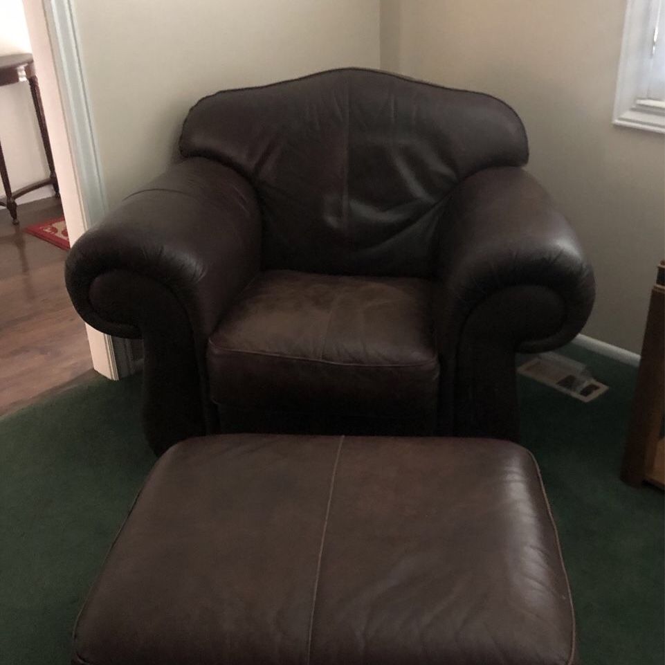 LEATHER CHAIR AND OTTOMAN