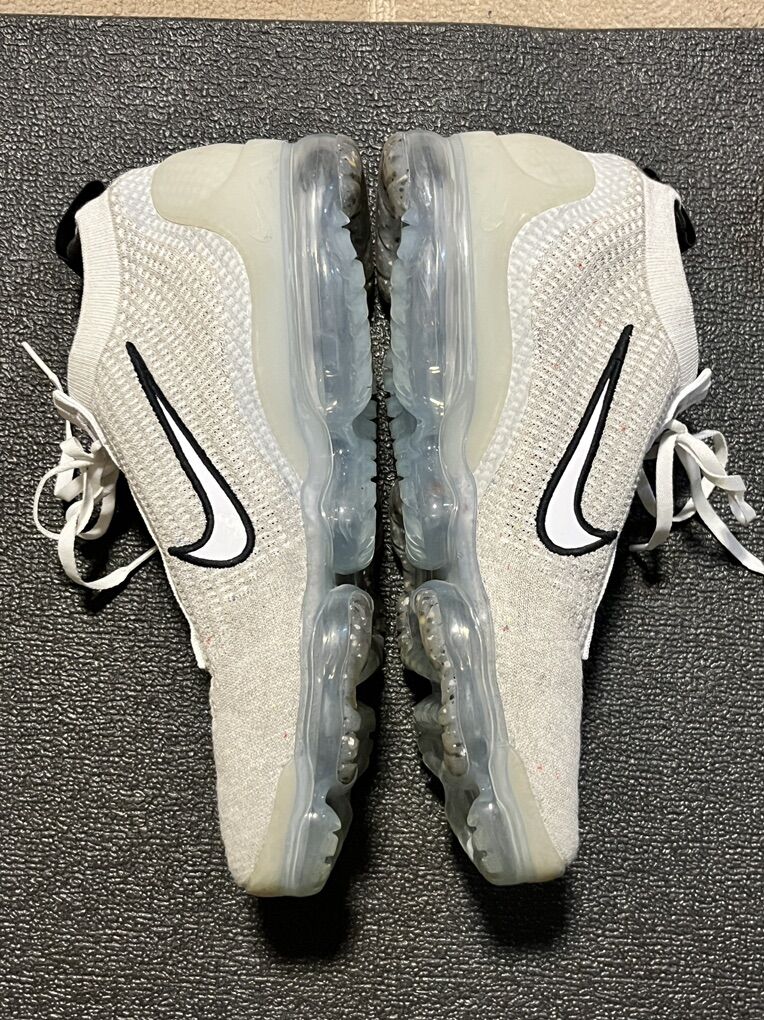 LIKE NEW- Nike Air Size 13