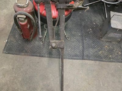 Vintage post leg vise