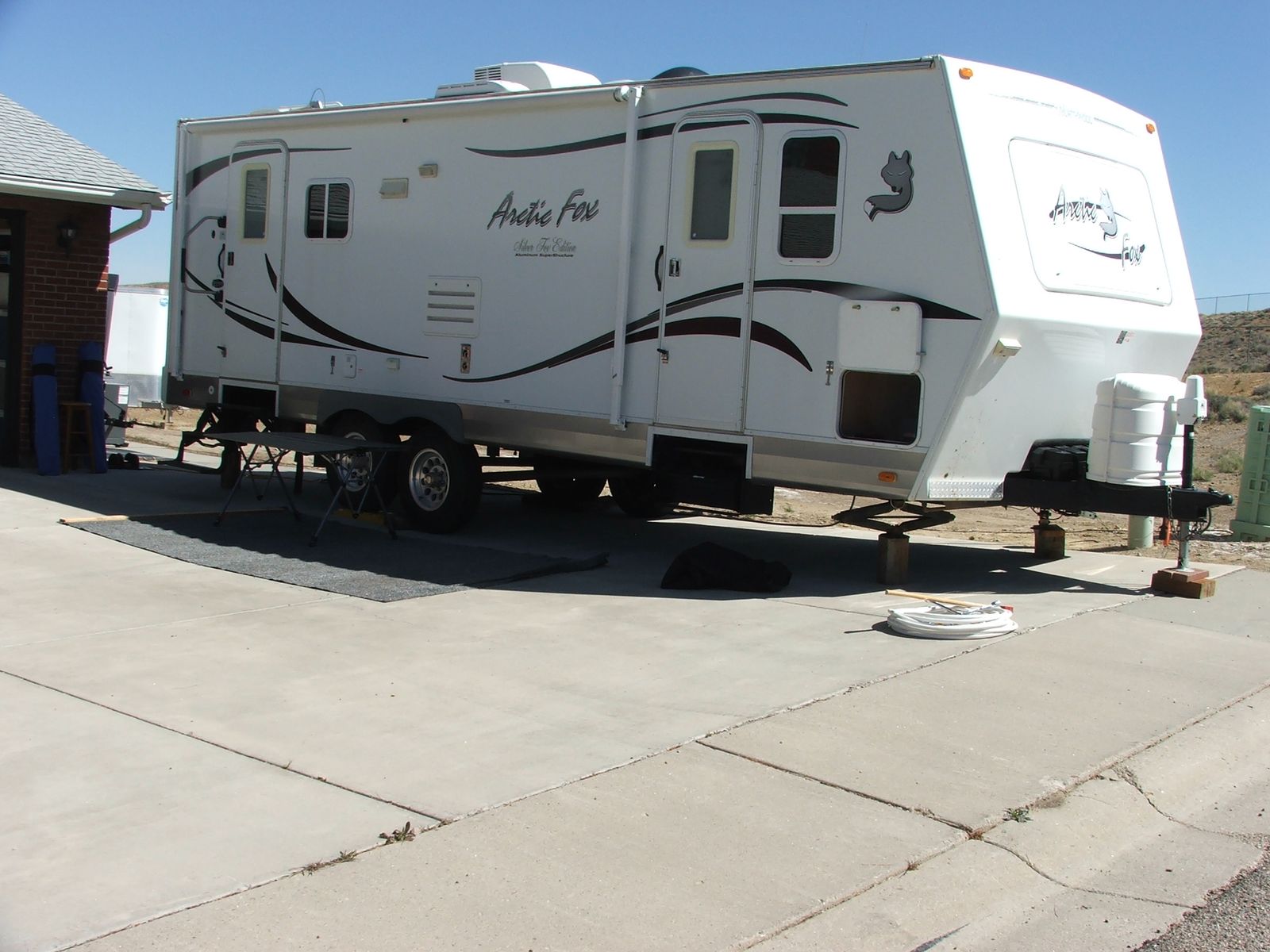 2008 Arctic Fox Silver Fox Camper