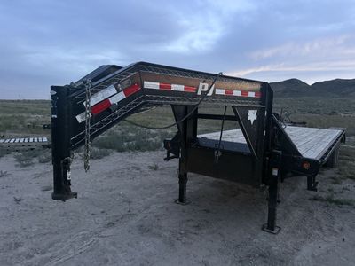 PJ Gooseneck Flatbed Trailer 28’ dual tandem