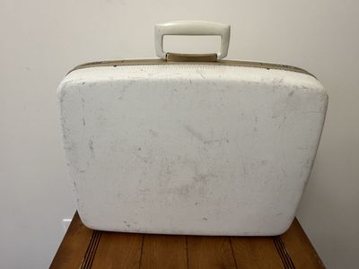 Super Cute Vintage Samsonite Horizon White & Gold Hard Shell Suitcase – Retro Luggage