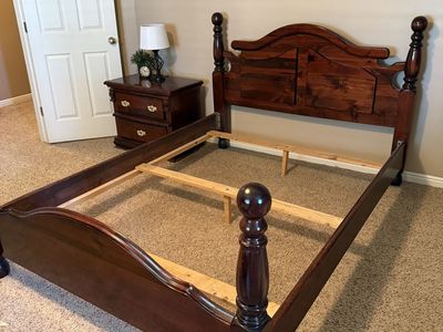 Cherry Oak Bedroom Set Includes Queen Bed, Dresser, Nightstand Queen Mattress & Box Spring