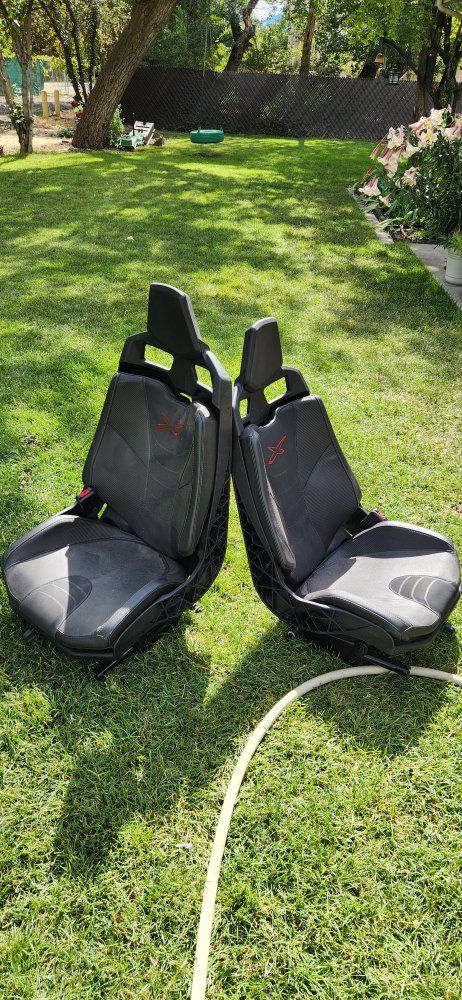 Can-Am X3 Maverick UTV/Side-by-Side Front Bucket Seats (Pair) - Black, Red X Logo