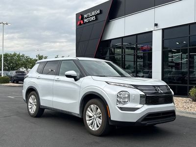 2026 Mitsubishi Outlander ES