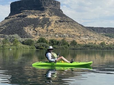 Lifetime Volt 85 Sit-On-Top Kayak (Paddle Included)