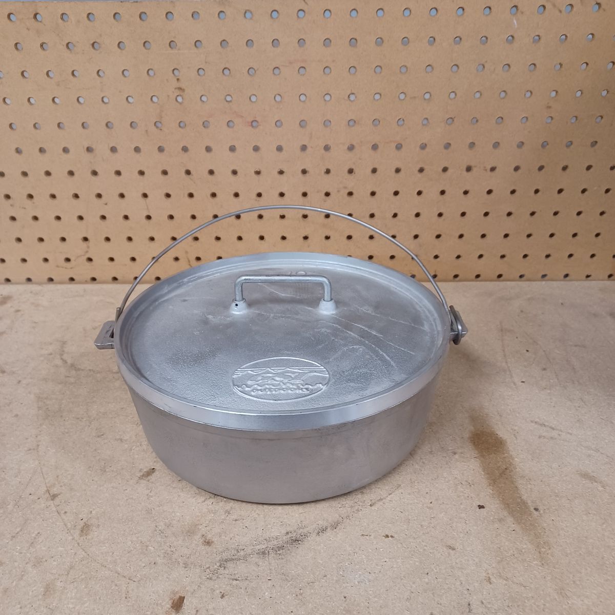 GSI Aluminum No. 10 dutch oven
