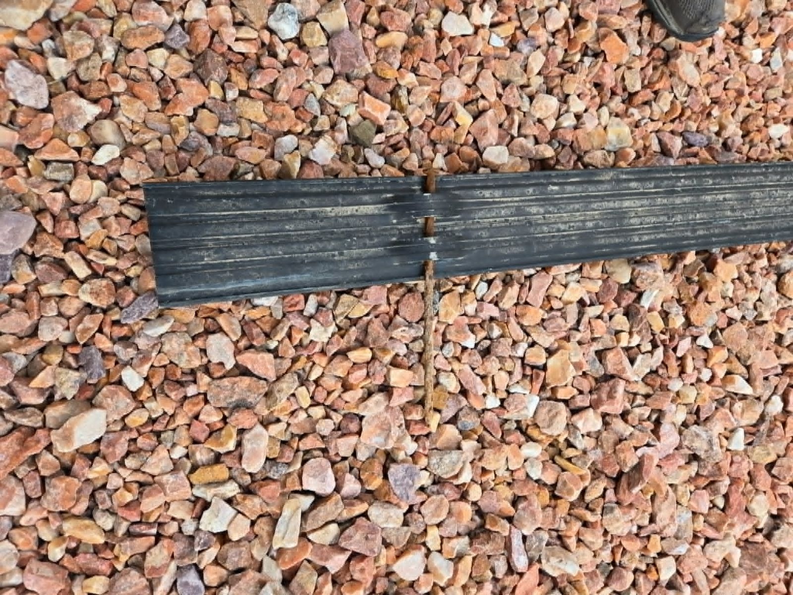 Metal Garden Edging – 160 ft w/ Stakes – Great Deal!