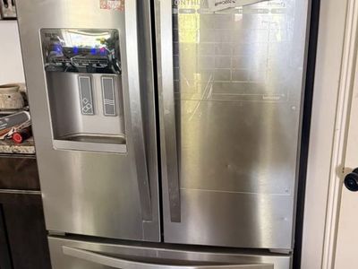 Whirlpool French door fridge, bottom freezer