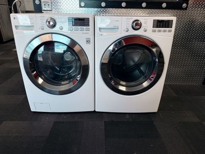 White Ultra Capacity, Steam Lg Washer & Dryer Set!