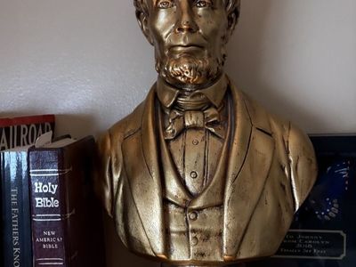 Vintage Large 17" Abraham Lincoln Bust Statue