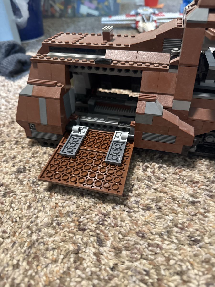 Main image 4