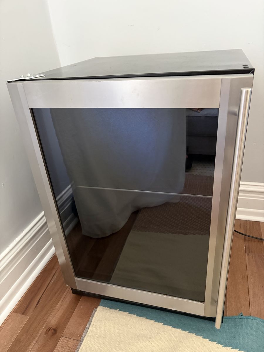 Single Door Black Stainless Mini Fridge - Compact Refrigerator