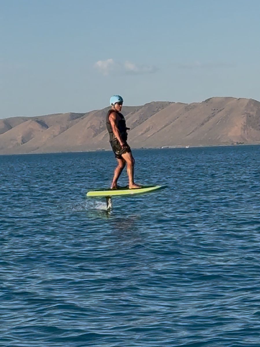 Lift 4 e Foil ( eFoil ) Ready to Ride! Fun on the water!