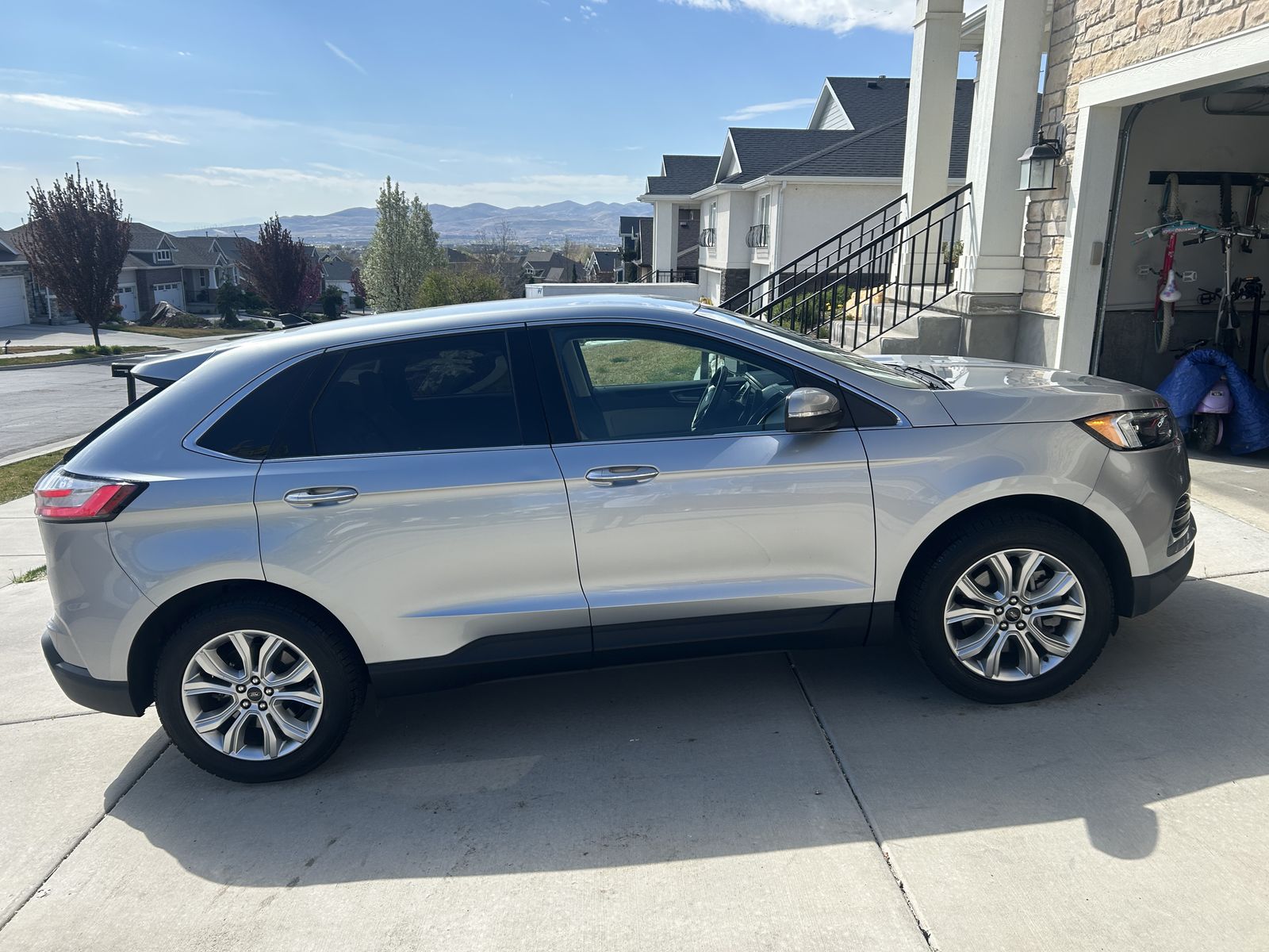 2023 Ford Edge Titanium