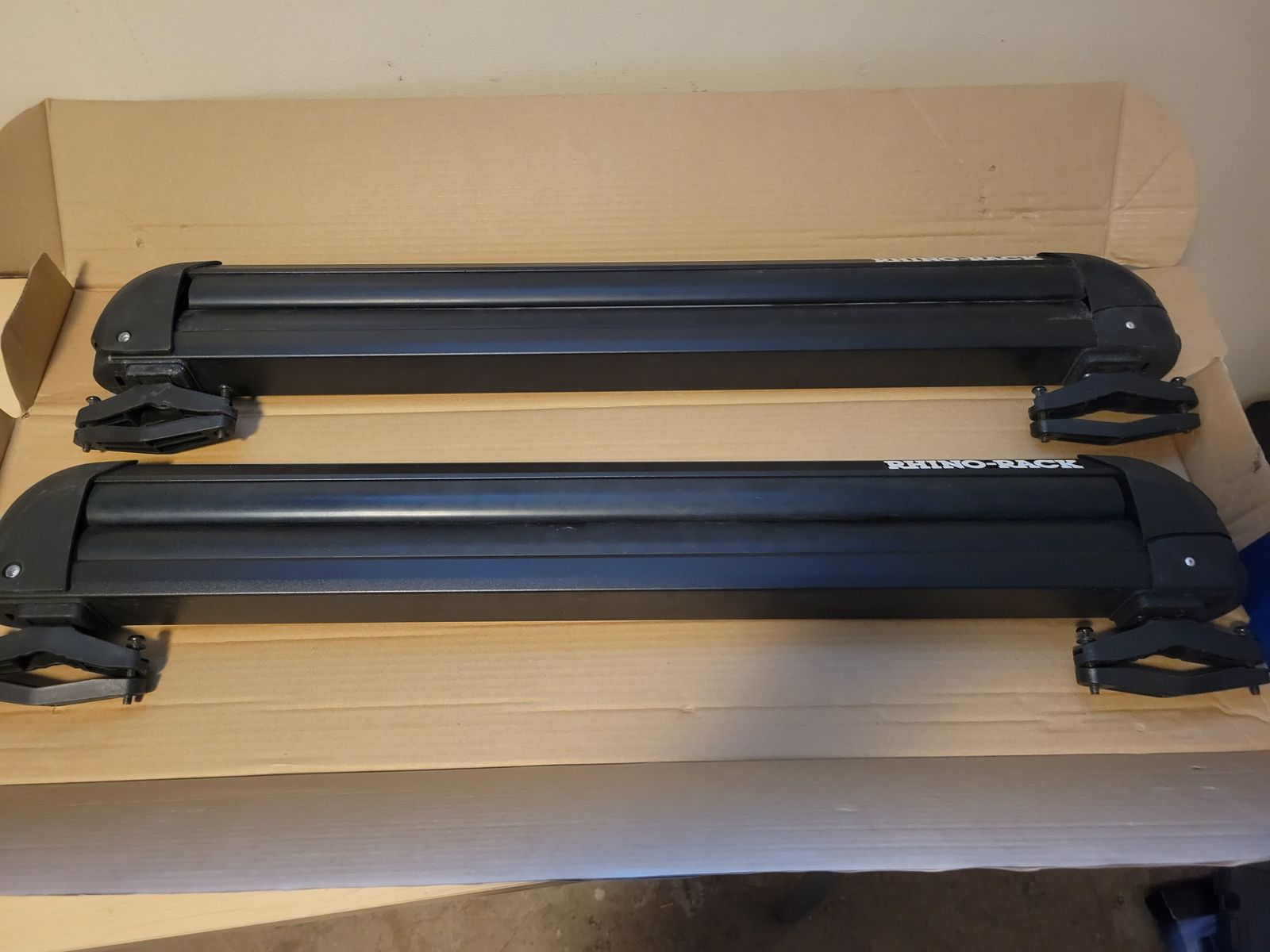 Rhino ski & snowboard carrier