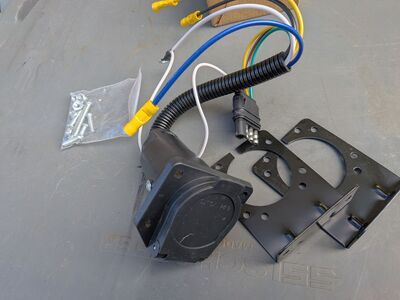 Trailer harness: 4 pin to 7 pin.