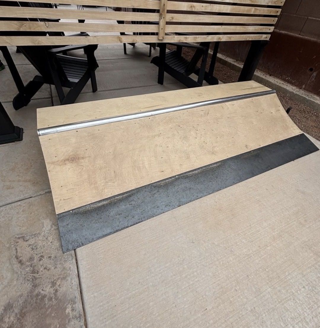 Skate Board Mini Ramp - 8ft Wide