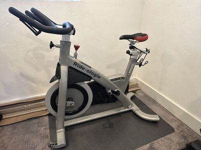 Ride-ologie CIC800 Indoor Cycling Spin Bike Silver Used excellent