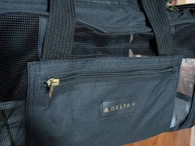 Sherpa Delta Approved Pet Carrier medium
