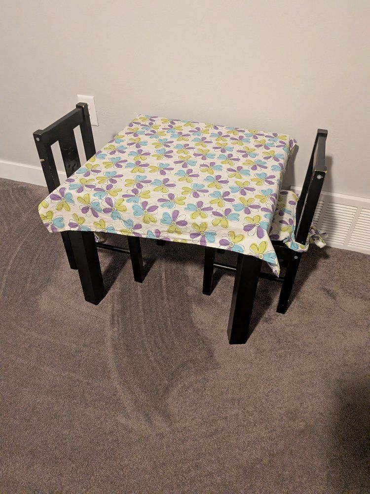 Kids Play Table with 2 Chairs!