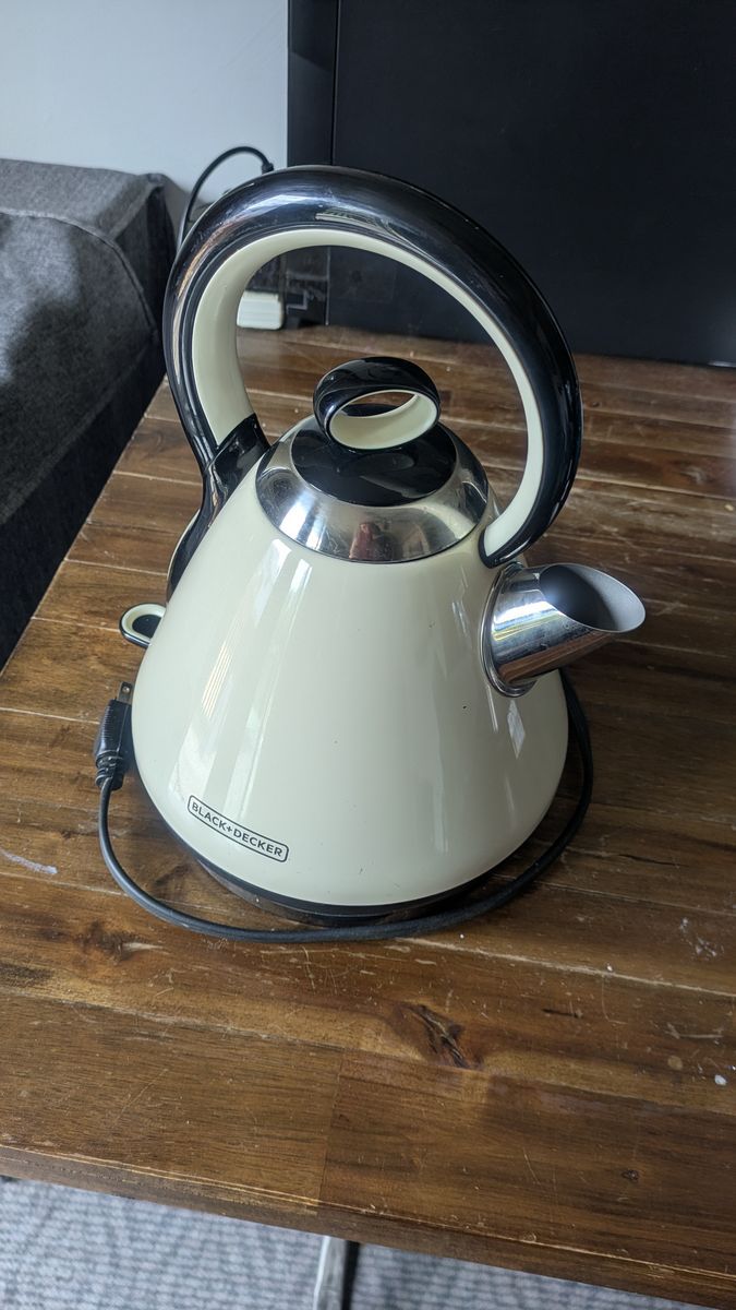 Black and Decker electric kettle