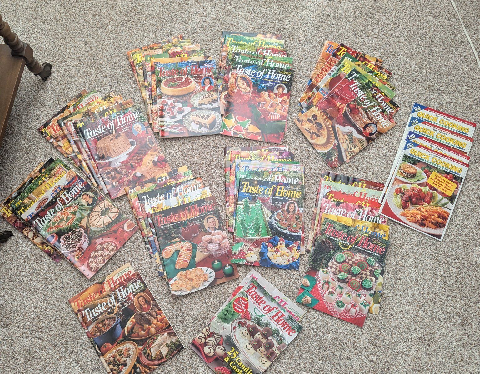 Lot of Taste of Home and Craft Magazines