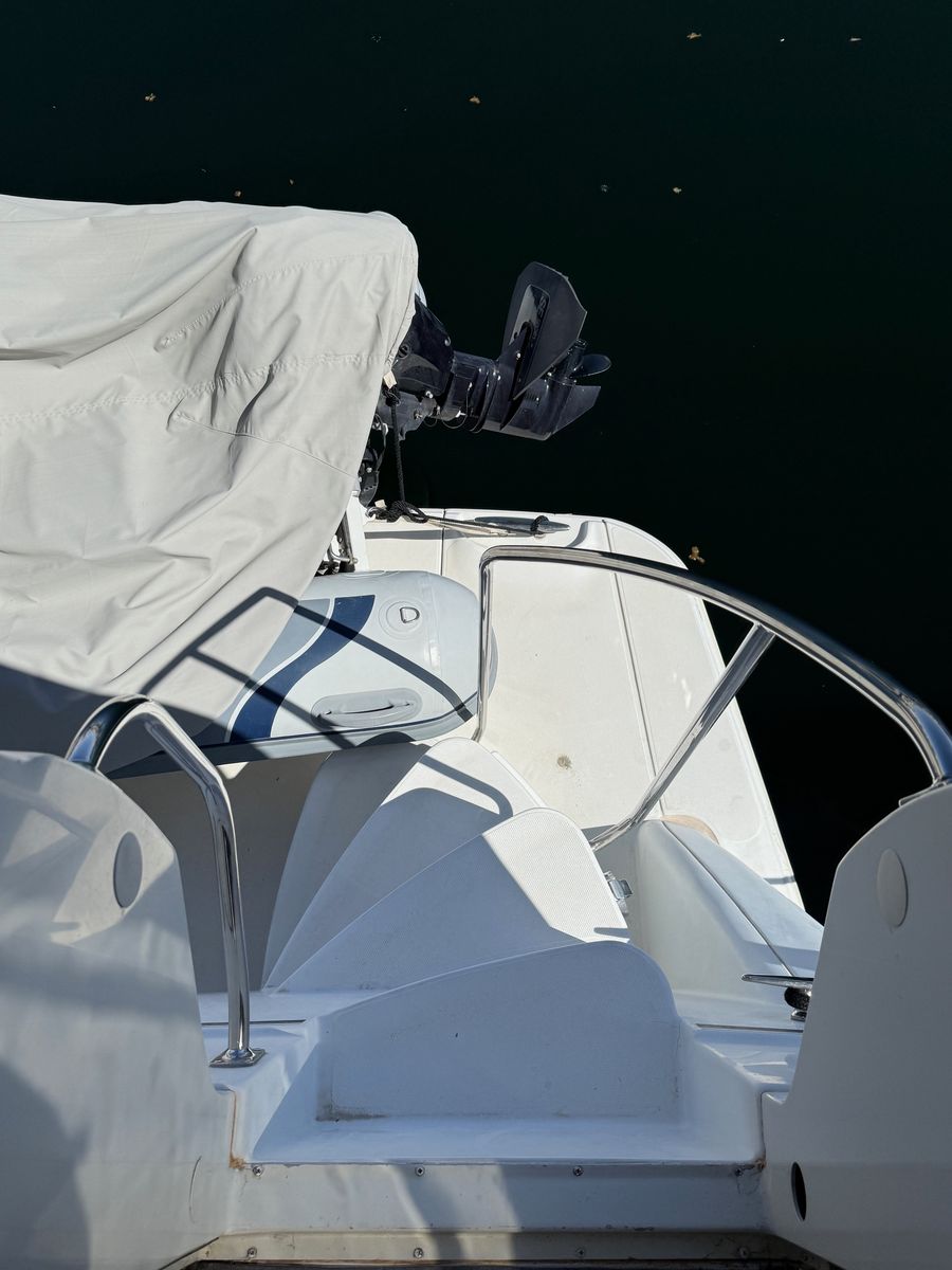Main image 6