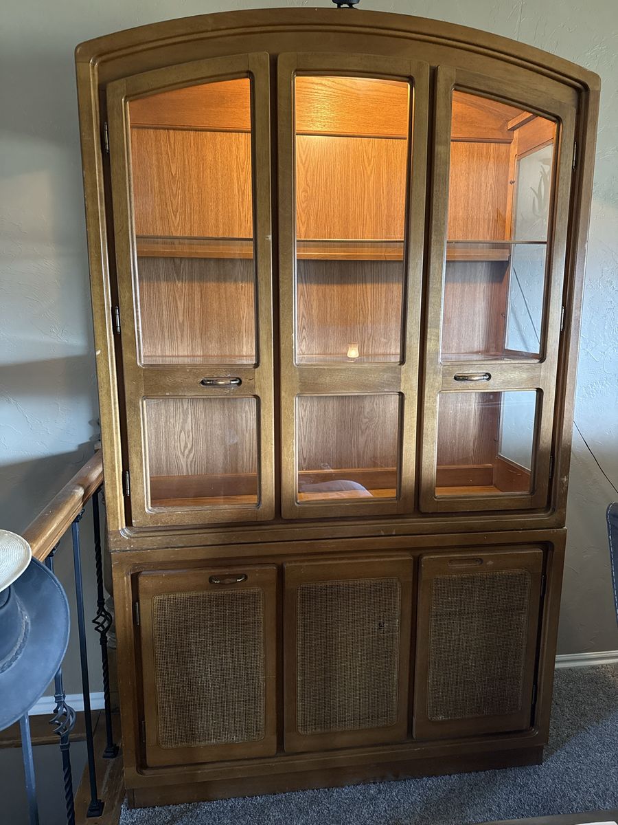 Vintage Lighted Wooden China Cabinet Hutch with Glass Doors & Mesh Cabinets