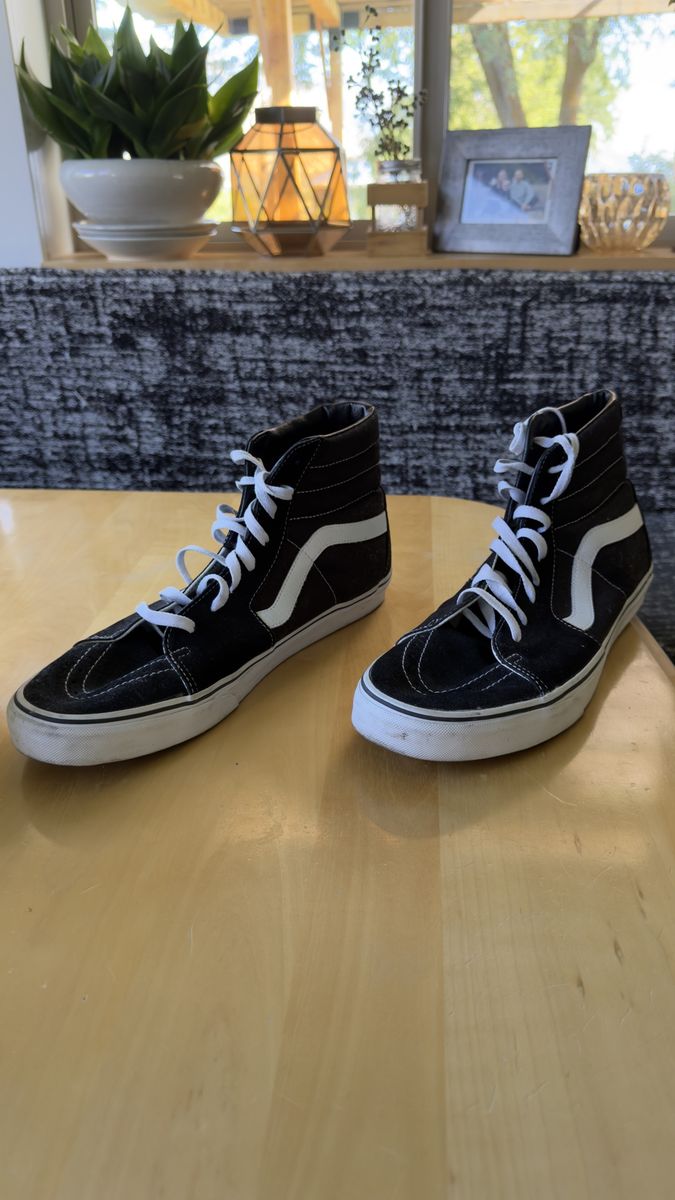 Sk8-Hi Black & White Shoes - Men’s Size 12
