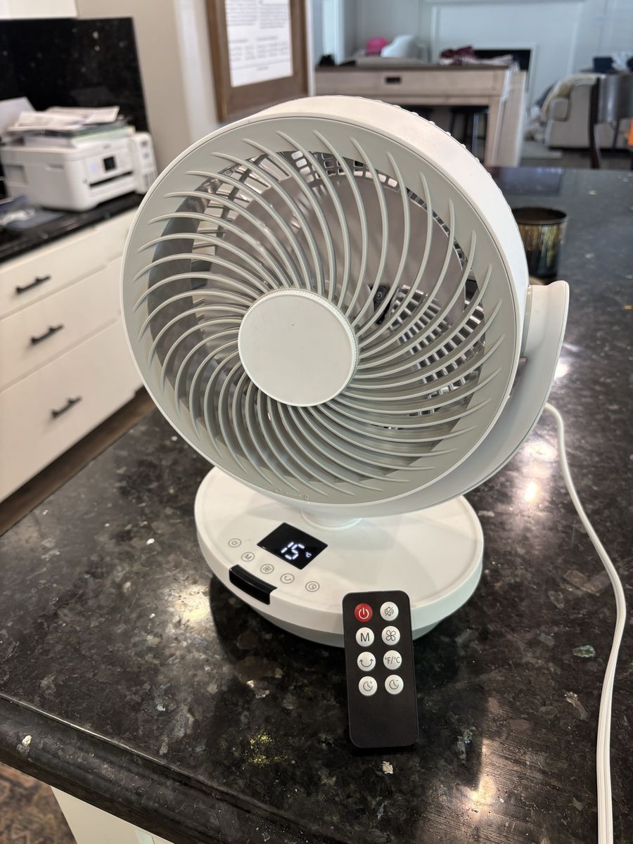 Desktop Fan w/ Remote