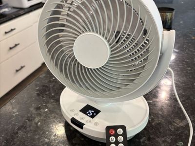 Desktop Fan w/ Remote