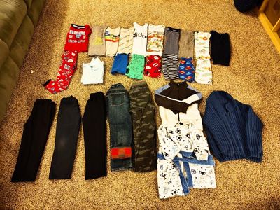Boy's 5T clothes 25 pieces - CASH