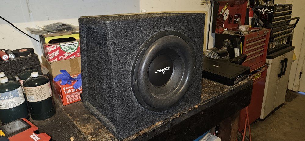 Skar 12" 1200w Subwoofer in sealed box
