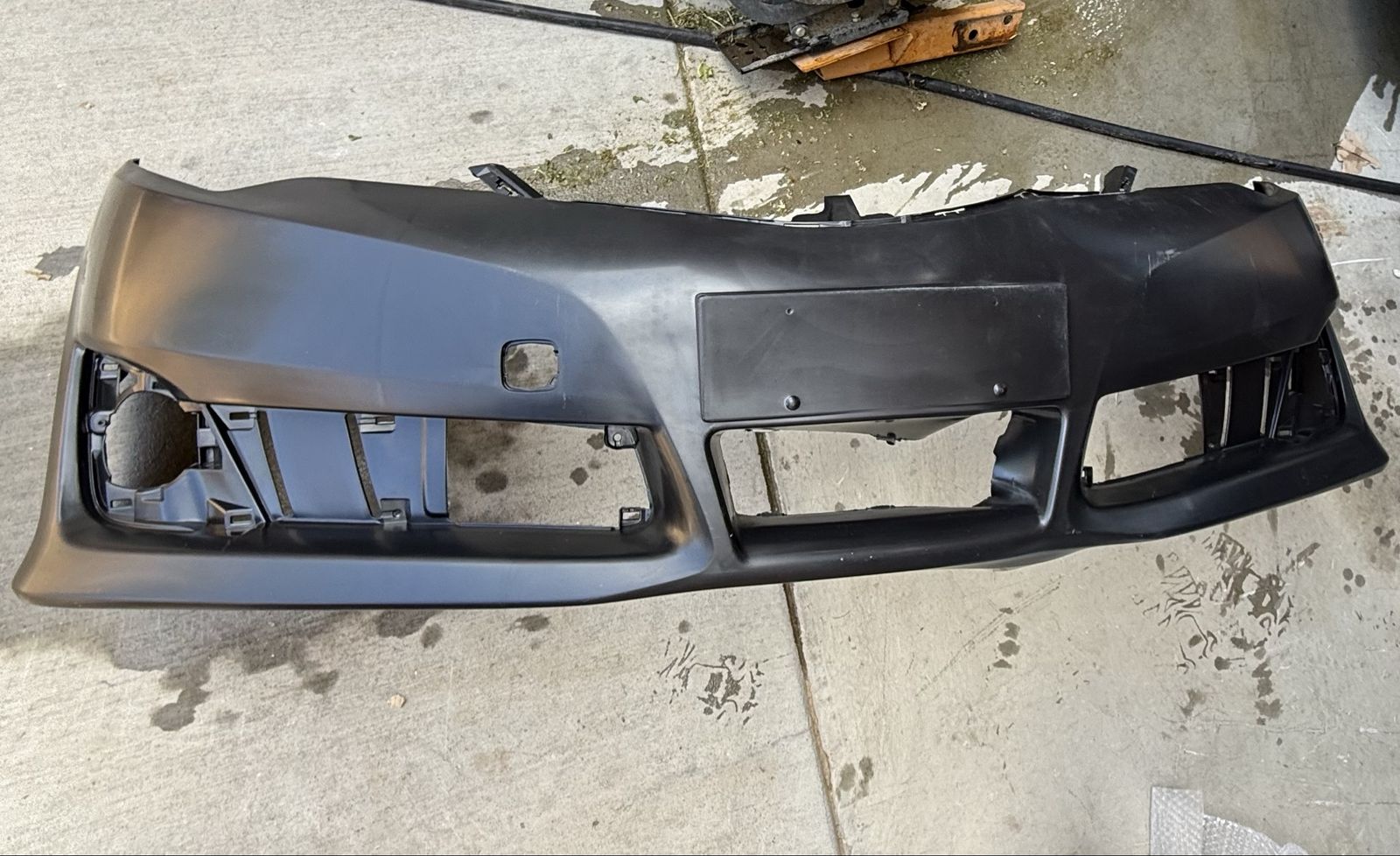 New 12-14 Toyota Camry SE/SE Sport with tow hole