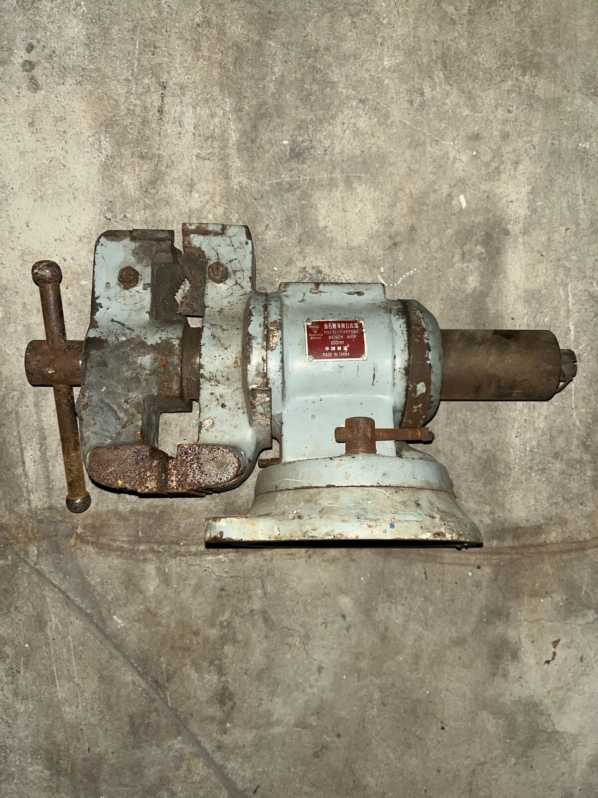 Diamond brand 100 mm bench vice