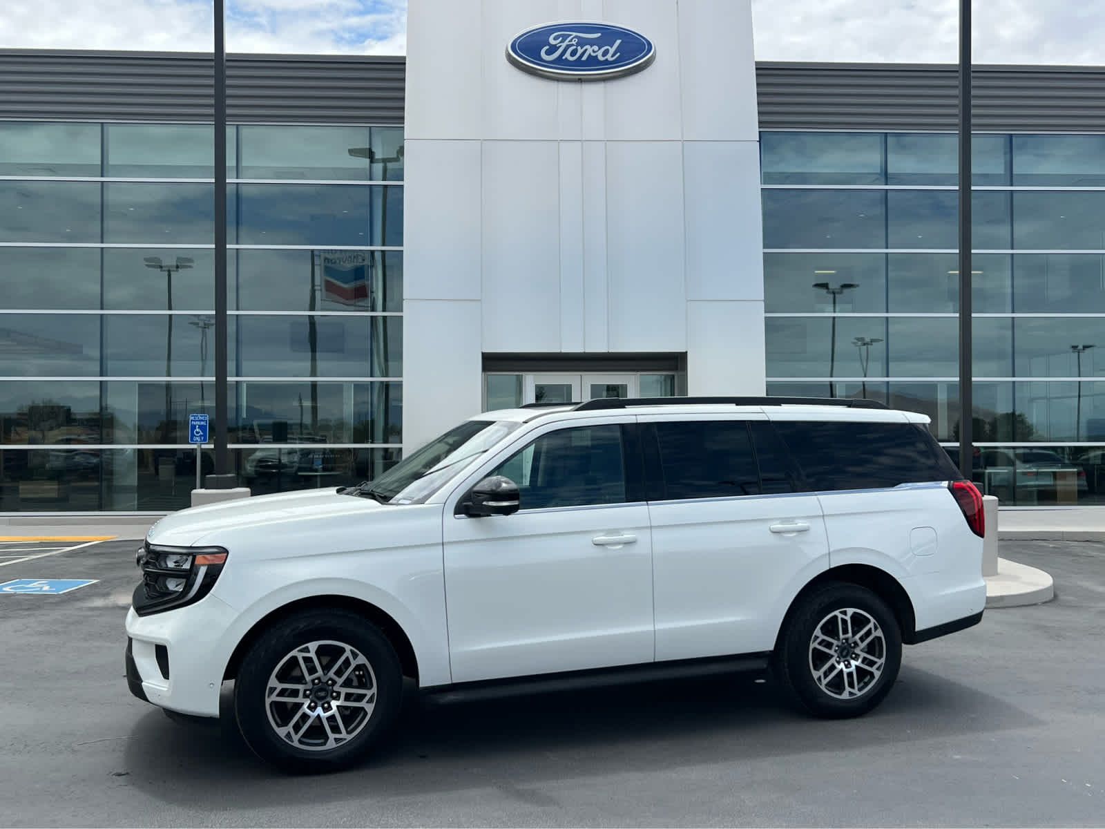 2025 Ford Expedition Active